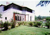 kapazasHouse.JPG (38723 bytes)