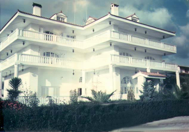 Papatheodorou_.JPG (49625 bytes)